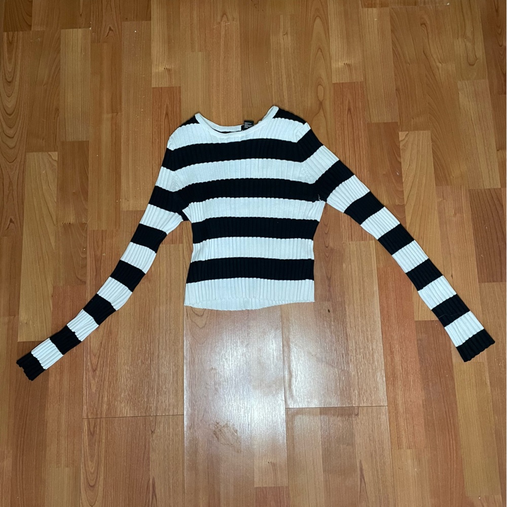 Cropped striped shirt